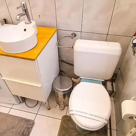 Cozy And Convenient 1br Near Bucharest's Best Attractions アパート